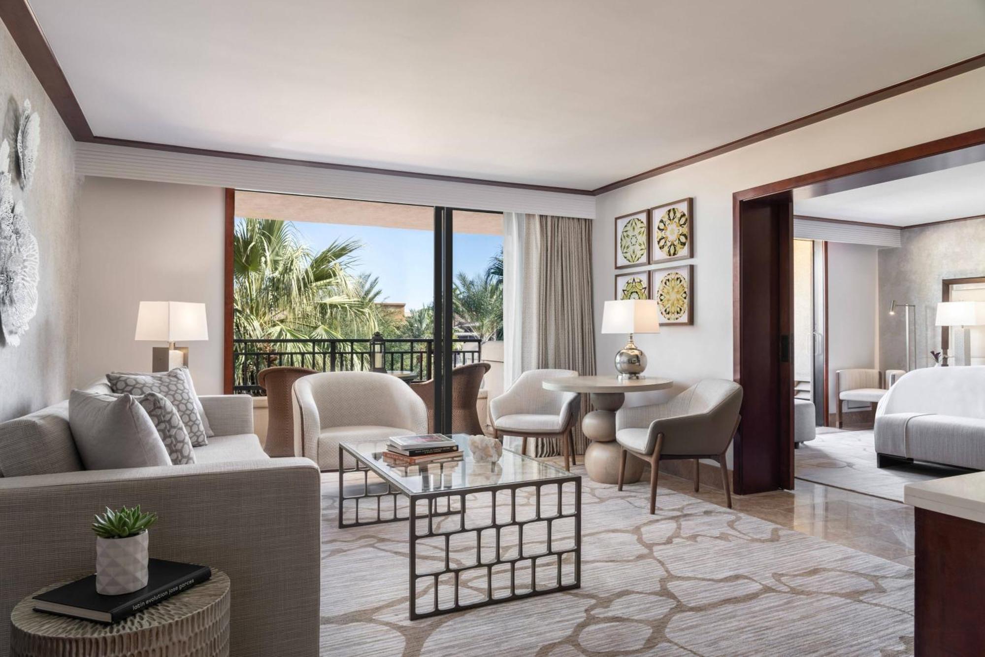 The Ritz-carlton, Hotel 5*